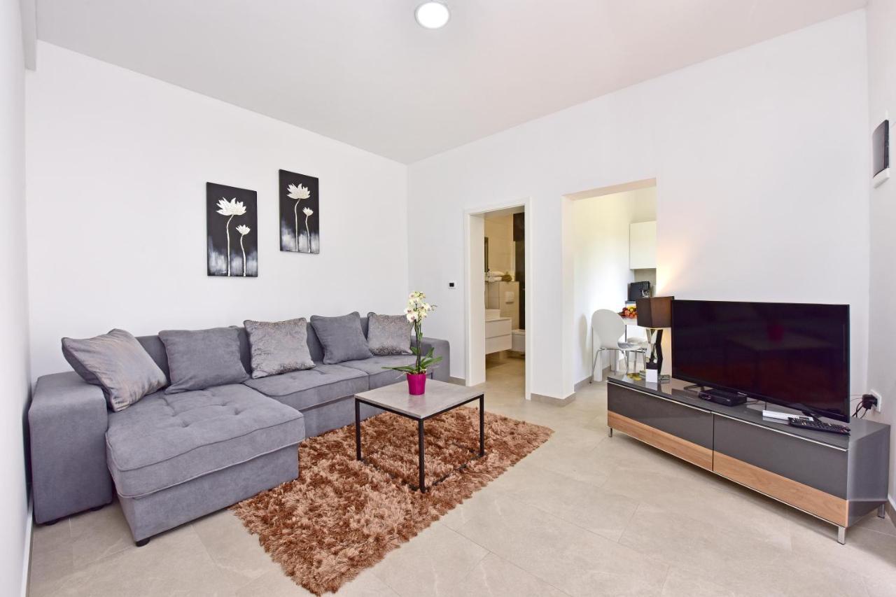 Apartman Melita Porec Bagian luar foto