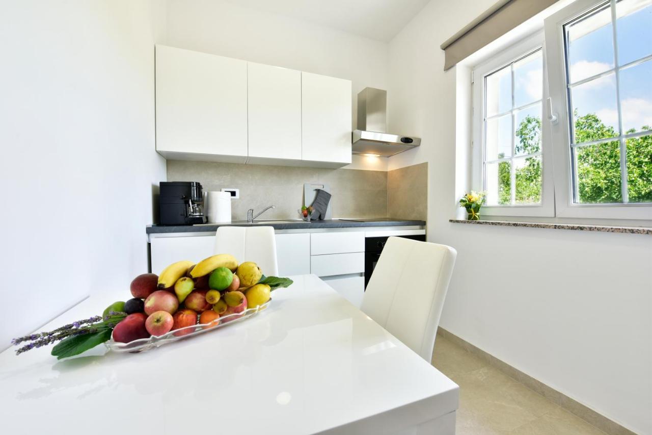Apartman Melita Porec Bagian luar foto