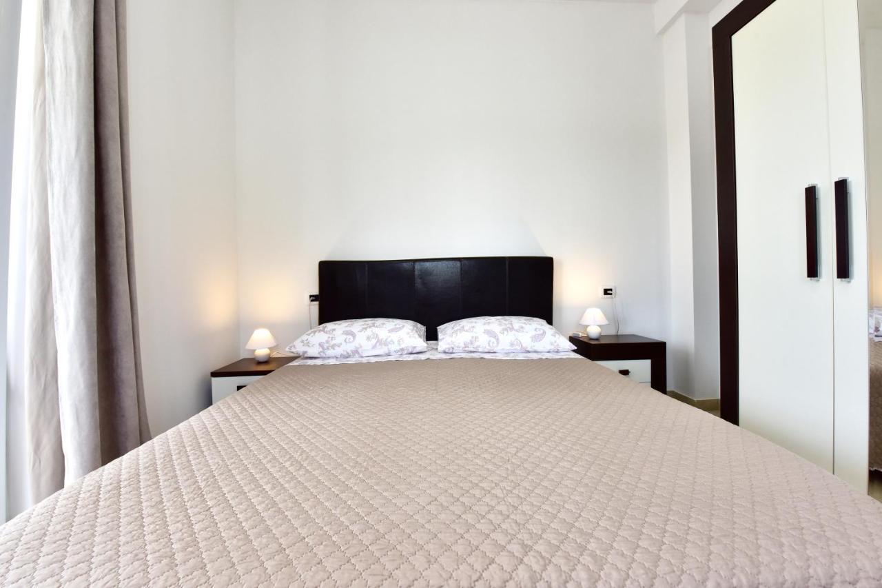 Apartman Melita Porec Bagian luar foto